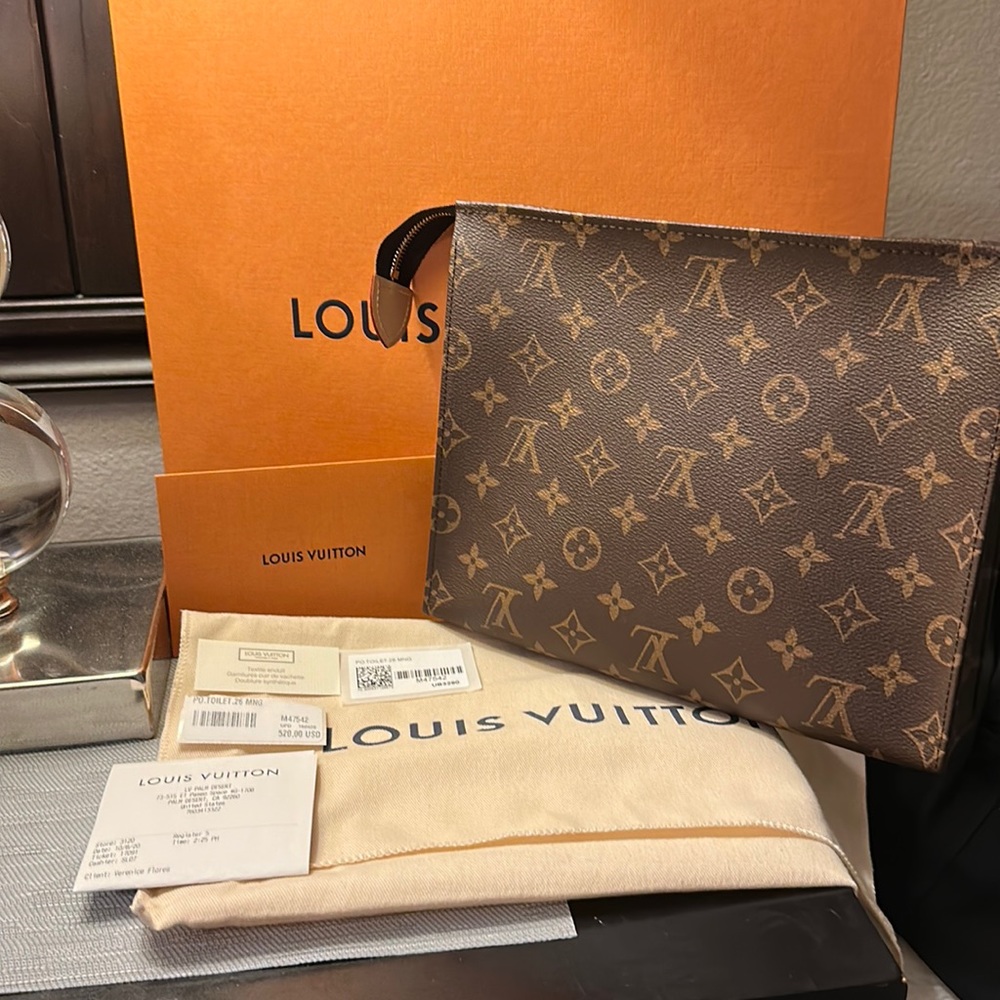 Louis Vuitton Toiletry Pouch Monogram Canvas 26